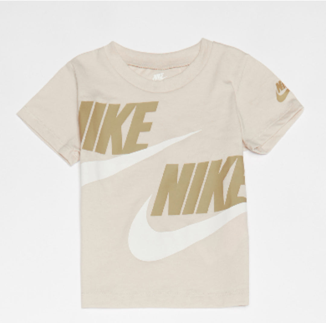 Nike 2-piece t-shirt and cargo shorts set