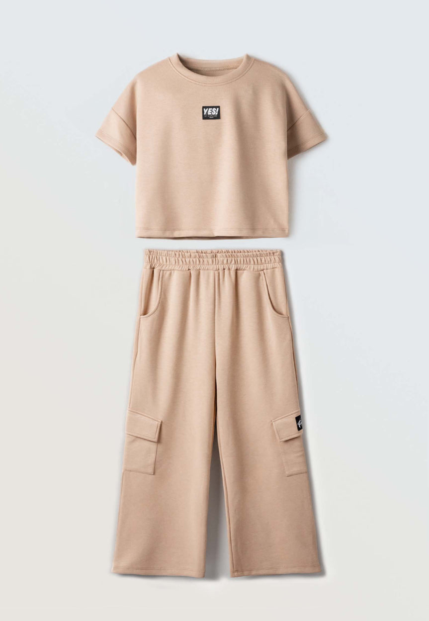 Tracksuit with t-shirt and trousers for girls
