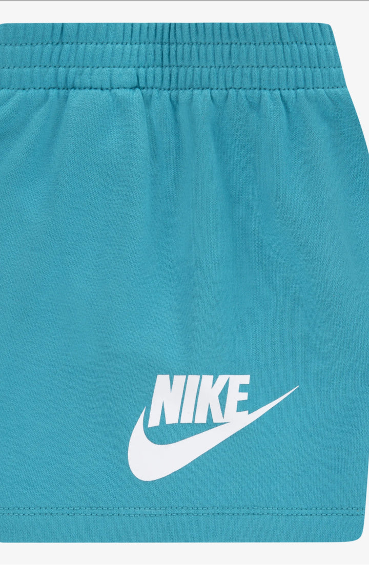 Nike 2-piece t-shirt and trousers set