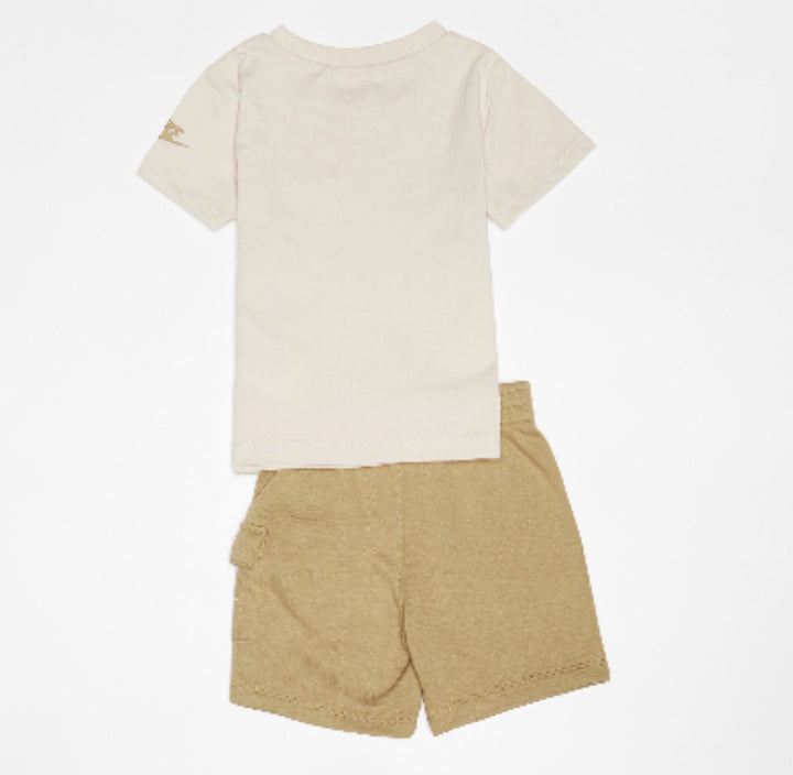 Nike 2-piece t-shirt and cargo shorts set