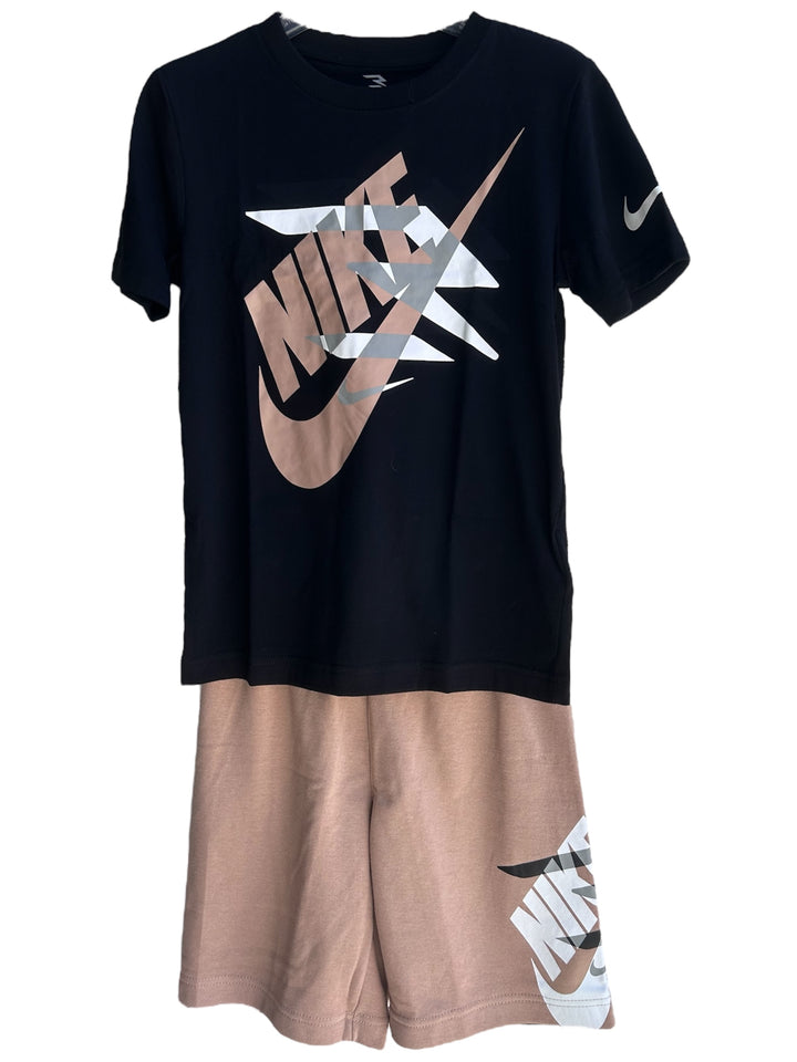 Completo maglietta maniche corte e pantaloncino con grafica ragazzo