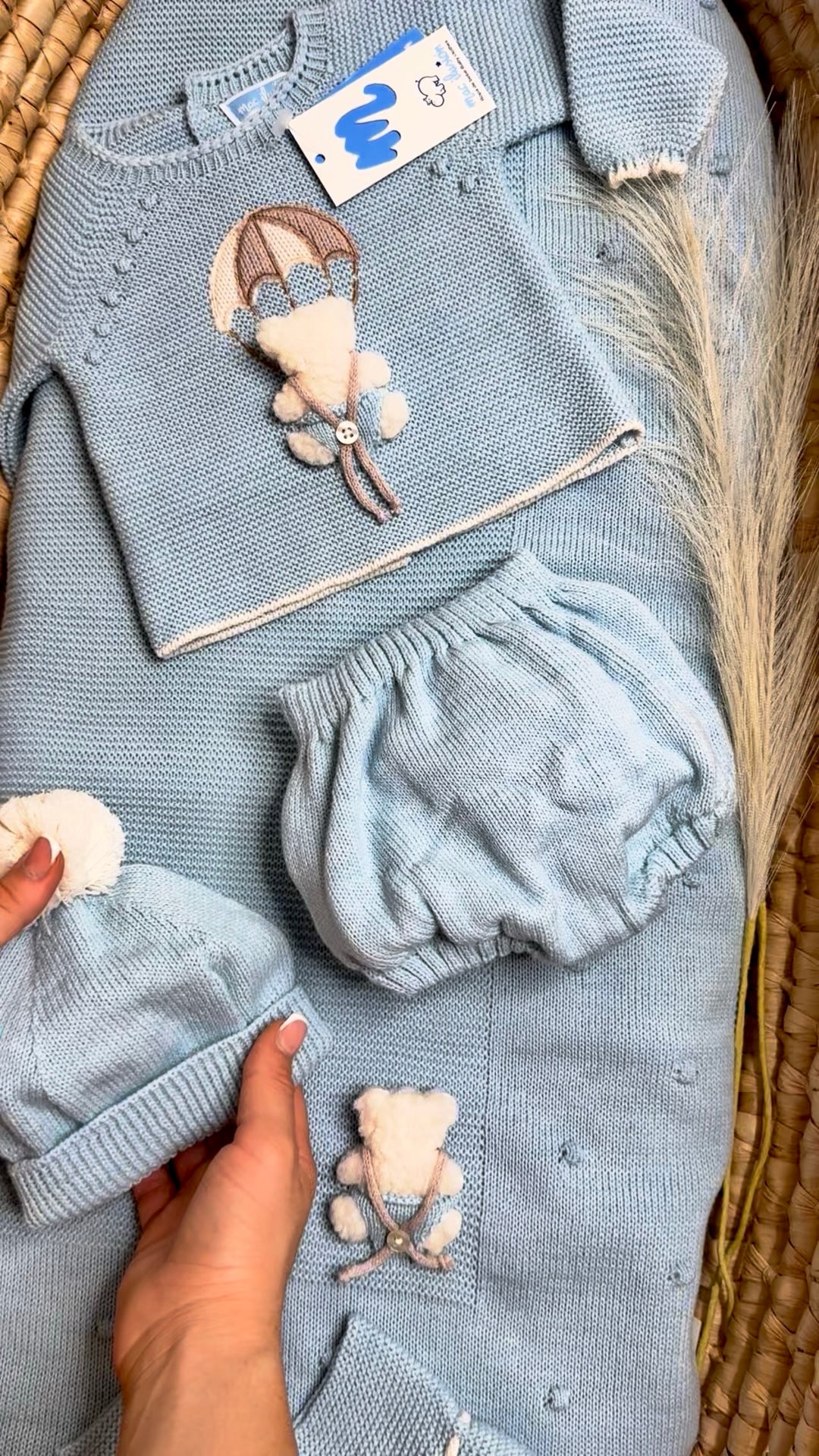 Completo corto 4 pezzi in tricot con pompon e orsetto neonato Mac Illusion