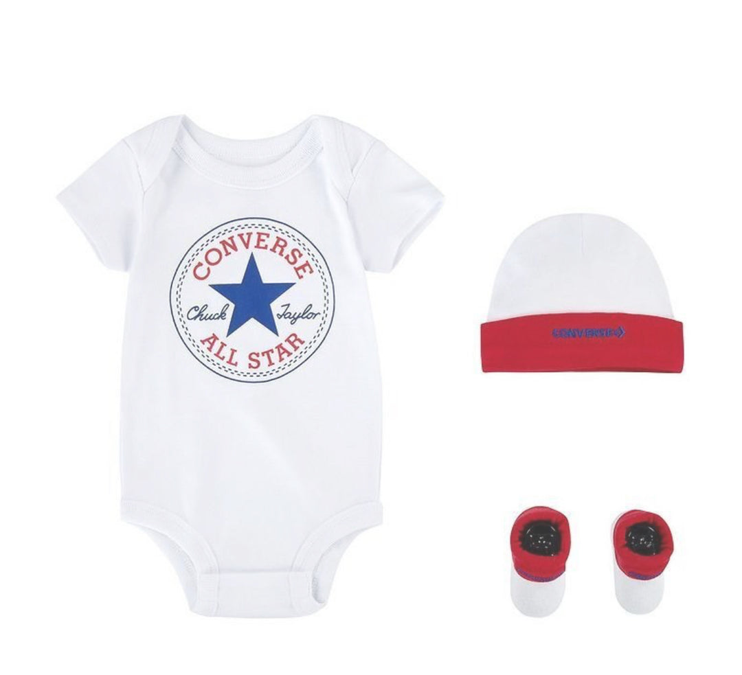 Set regalo body, cappellino e calzini neonato