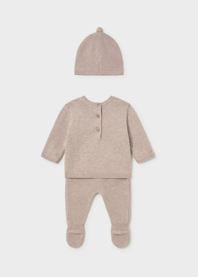 Completo tre pezzi in tricot con cappello neonato Mayoral