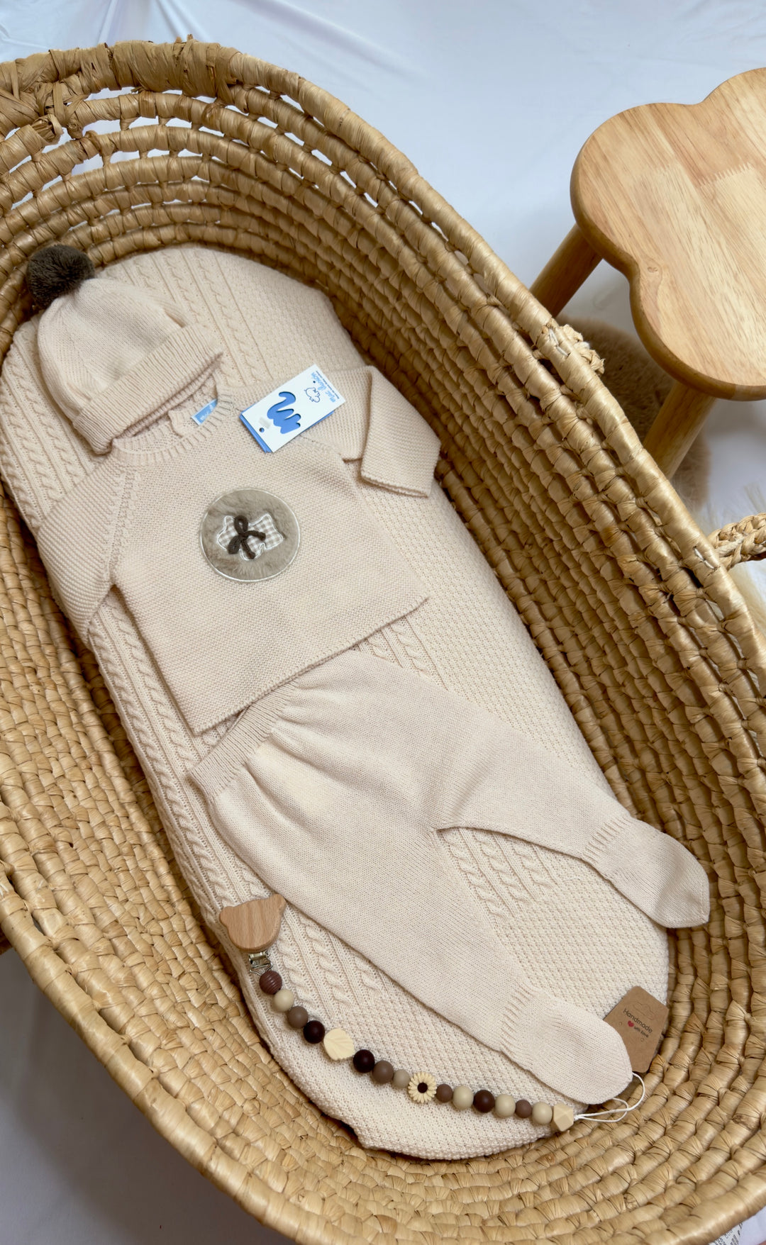 Completo lungo 3 pezzi in tricot con pompon e applicazione con pelo unisex Mac Illusion