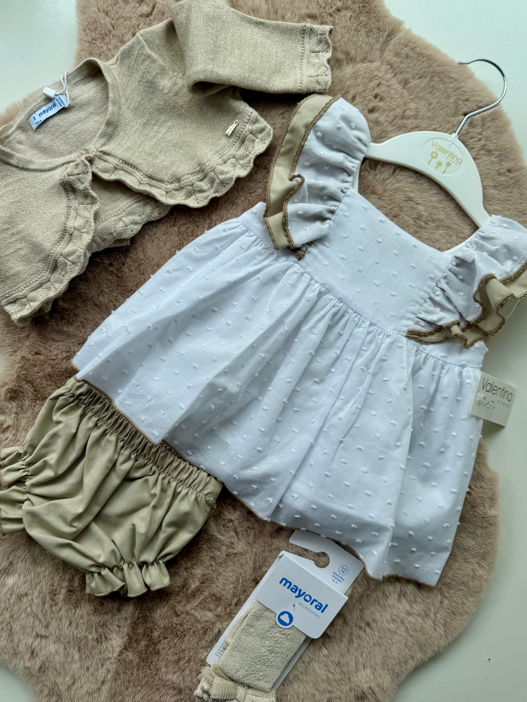 Vestito in beige in plumetis neonata Valentina Bebès