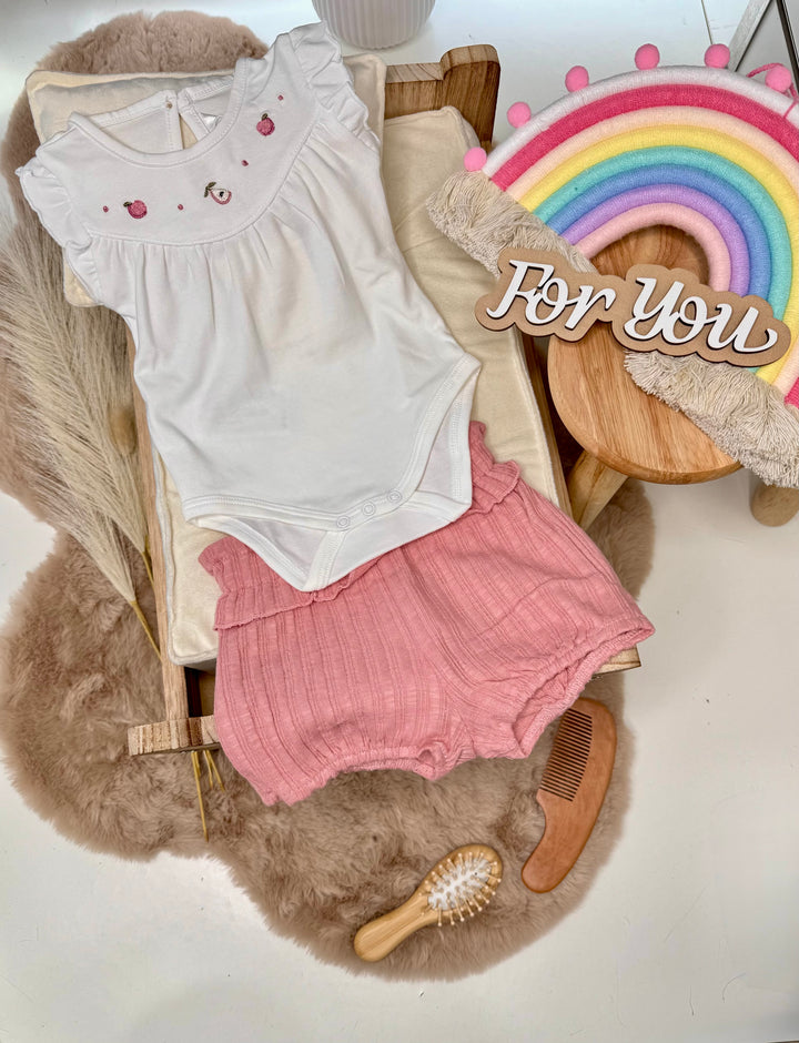 Completo con body e pantaloncino neonata Mayoral