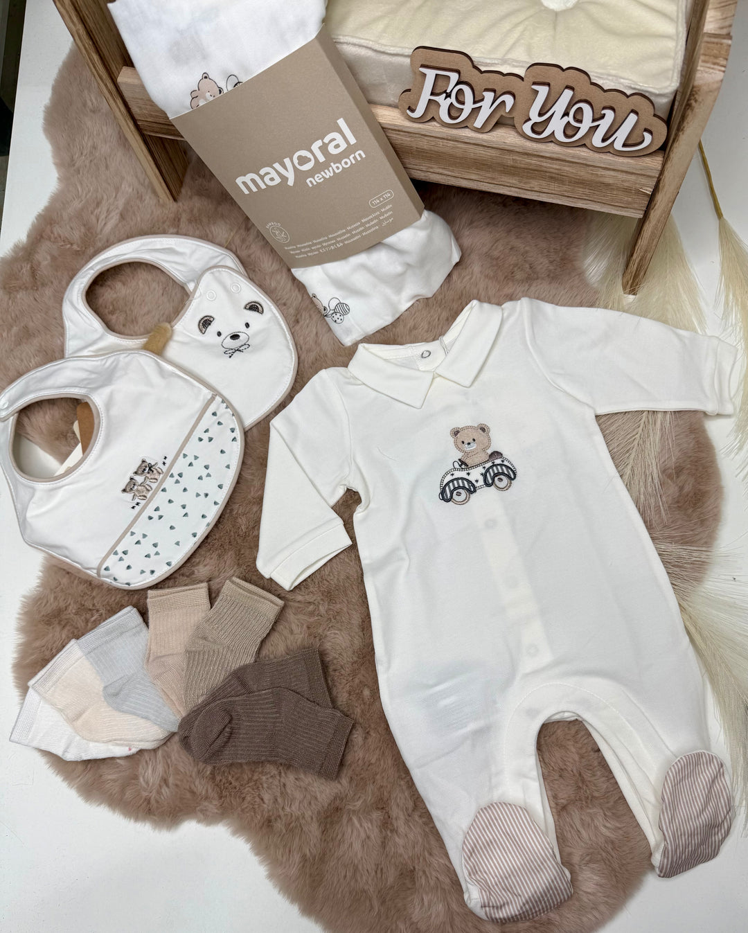 Tutina intera neonato teddy ricamato centrale Mayoral