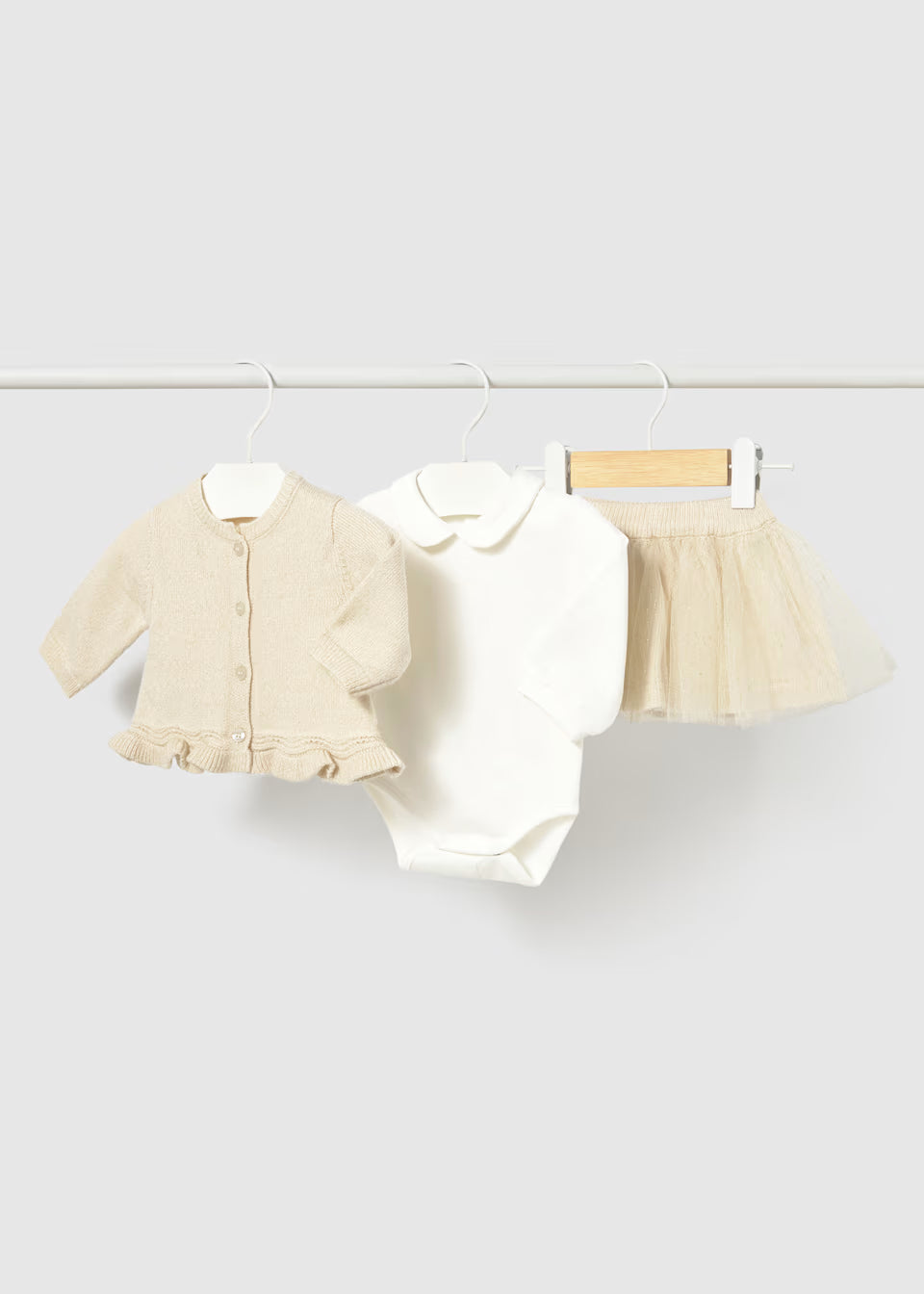Completo tre pezzi con gonna in tricot e tulle neonata Mayoral