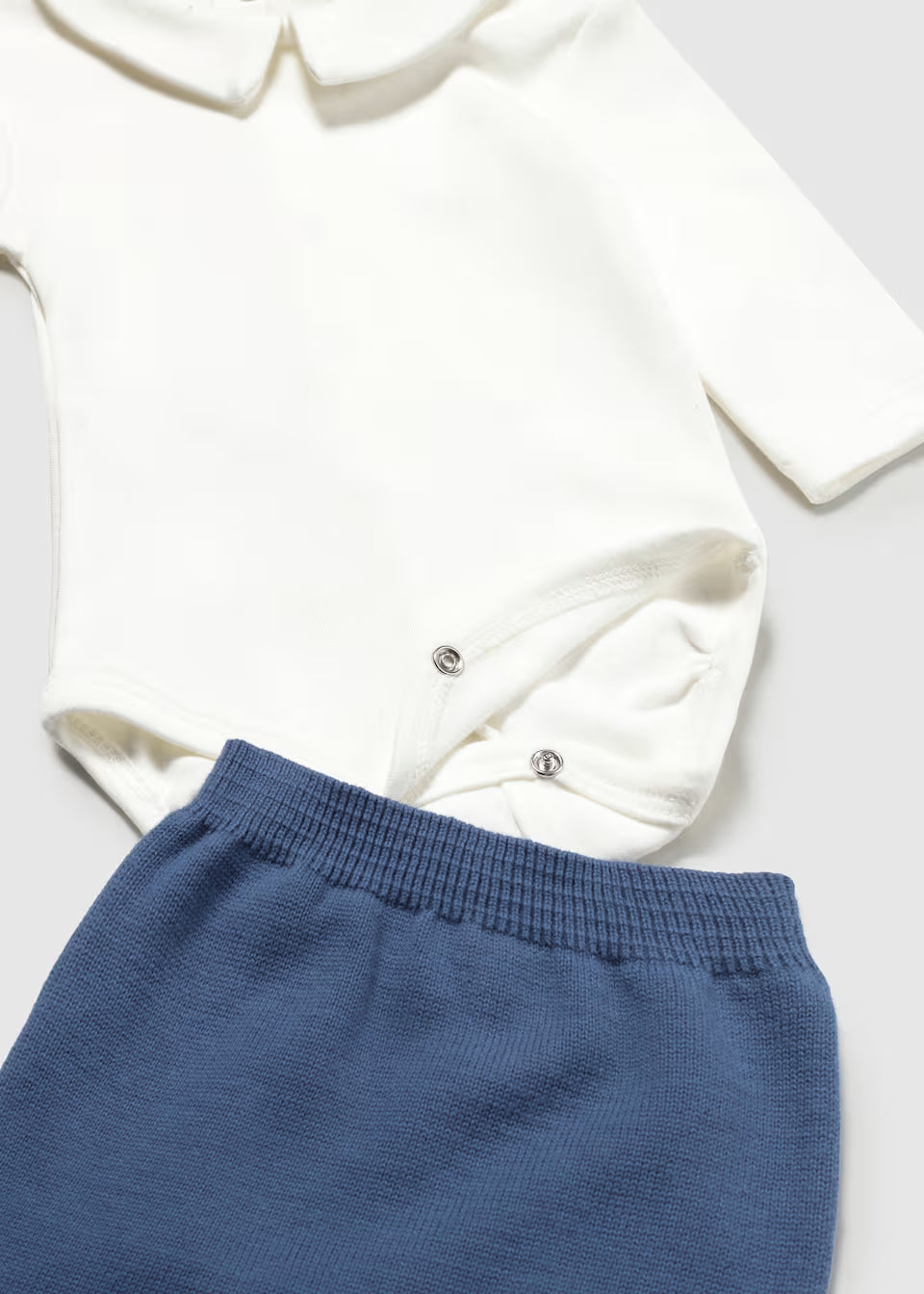 Completo tre pezzi in tricot neonato Mayoral