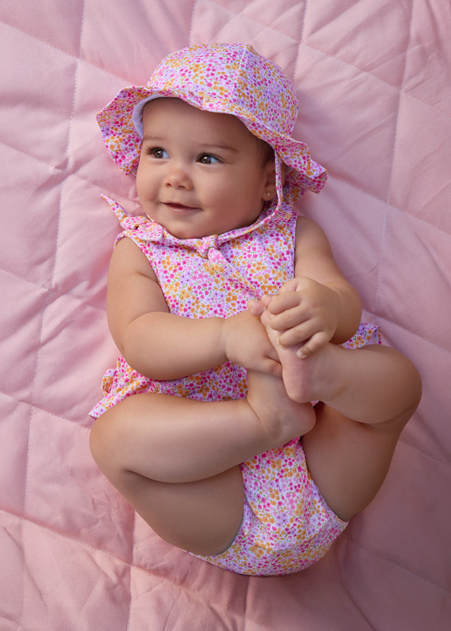 Pagliaccetto floreale con cappello neonata Mayoral