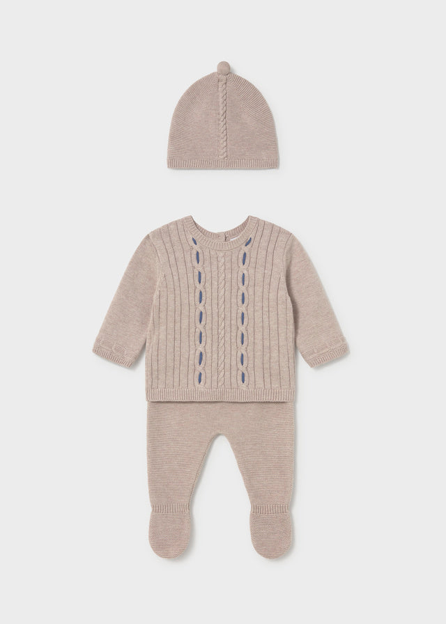 Completo tre pezzi in tricot con cappello neonato Mayoral